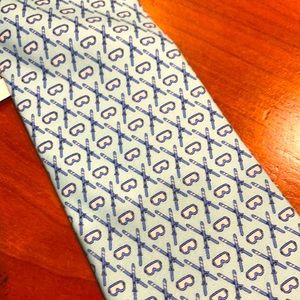 Ski and goggles neck tie